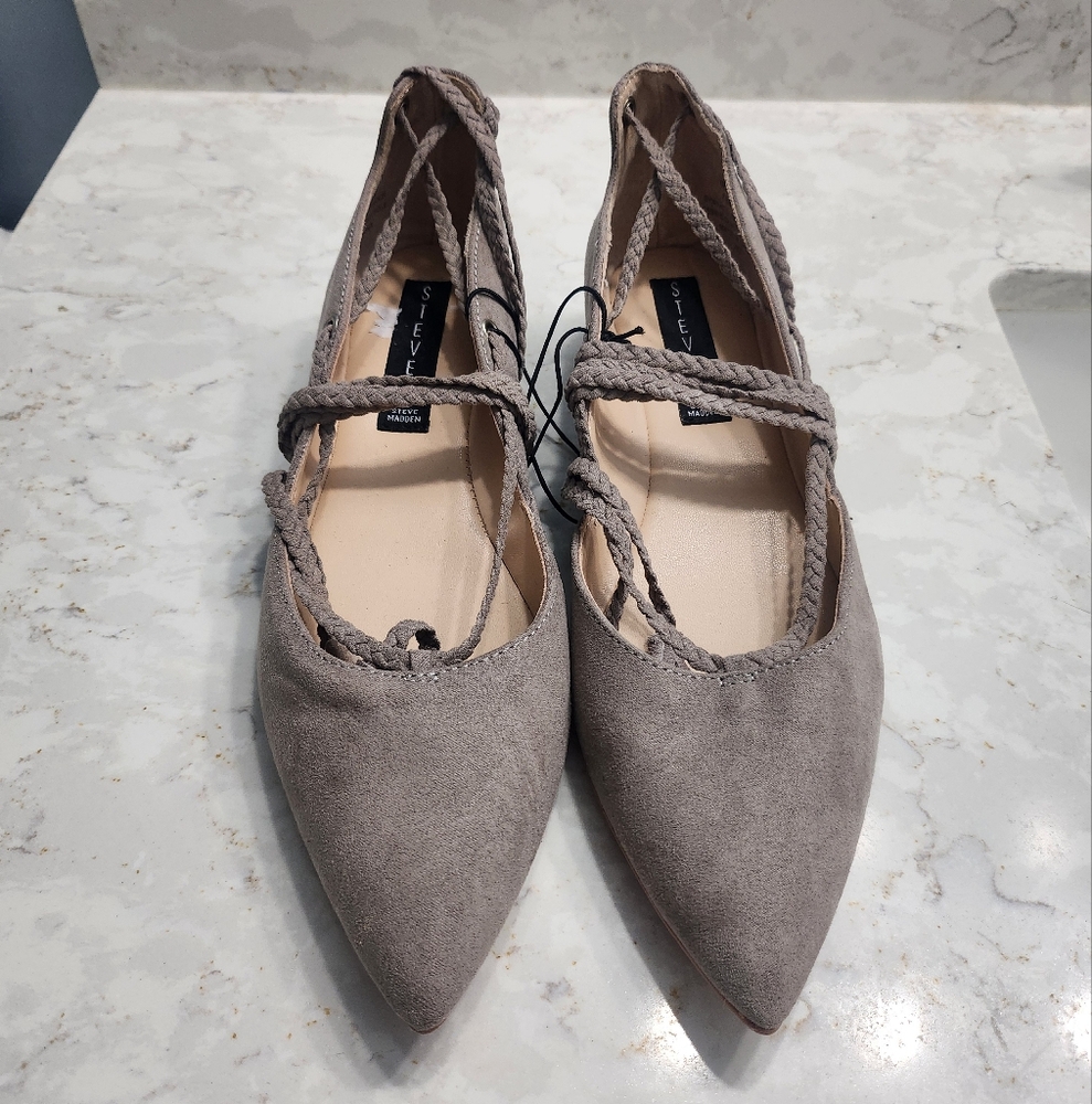 Steve Madden Gray/Taupe Flats with Lace-Up Design